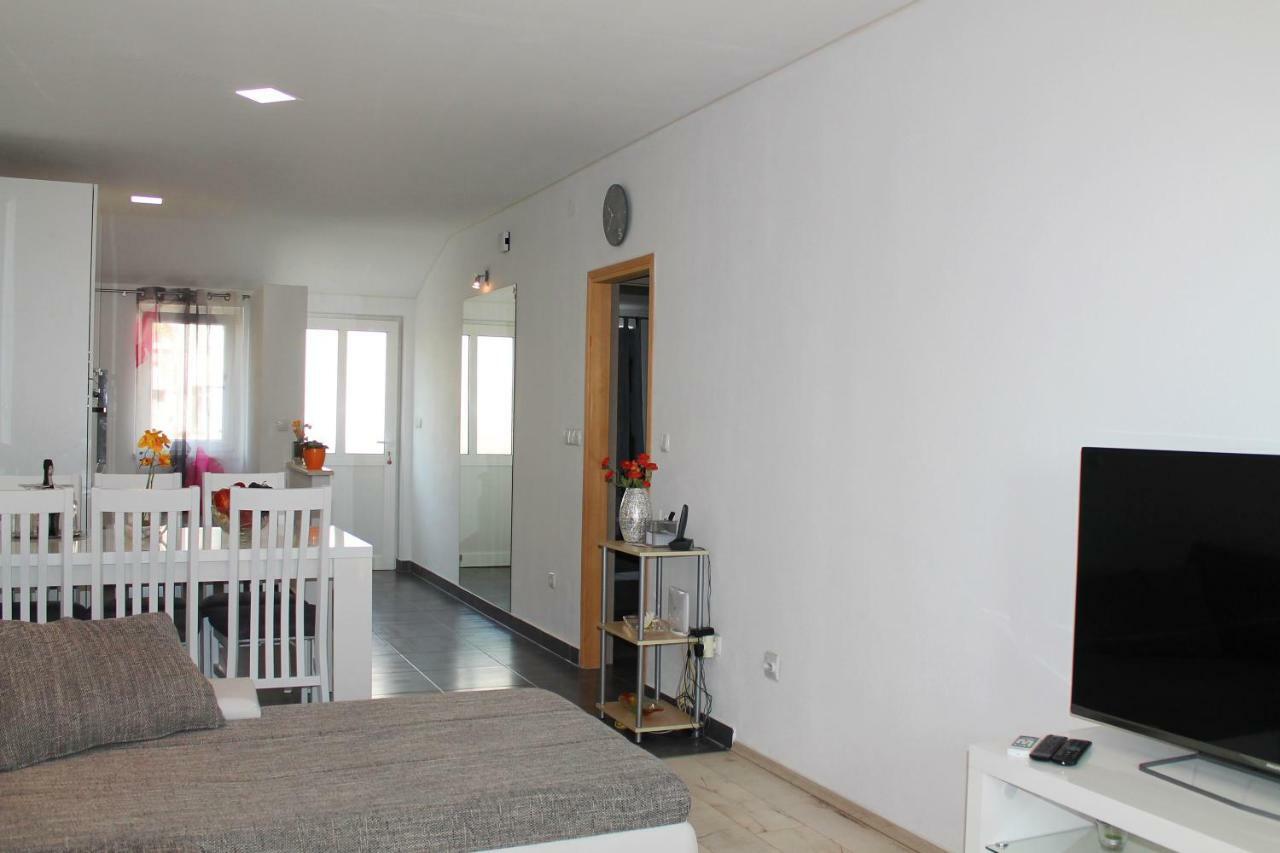Malo Misto Apartman Dugi Rat Kültér fotó