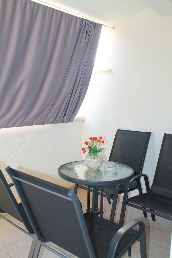 Malo Misto Apartman Dugi Rat Kültér fotó
